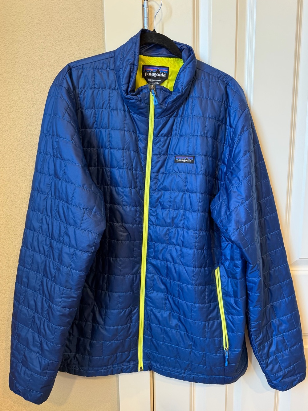 New/Never worn Men's Nano Puff XXL Blue Quilted Jacket with Yellow Trim Zipper